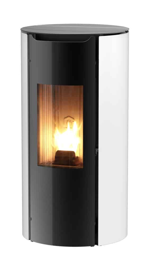 Poêle à granulés moderne blanc/gris, forme ronde, avec porte vitrée noire et feu lumineux visible à l'intérieur.